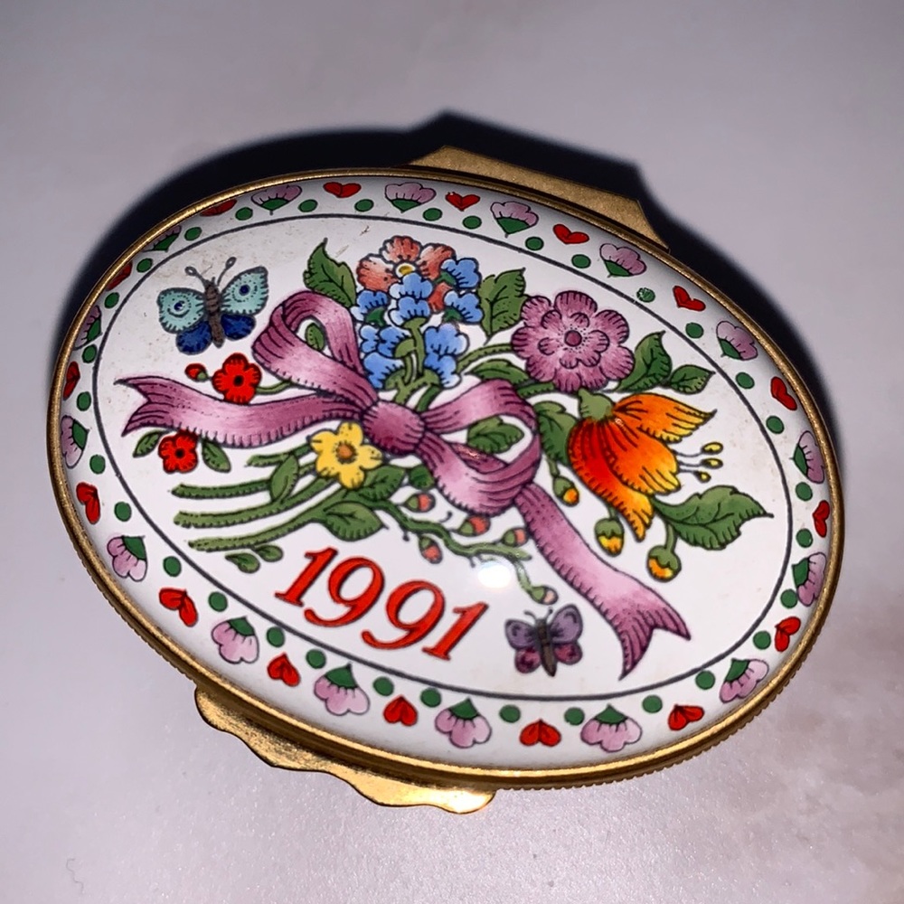 HALCYON DAYS Enamel Trinket box Vintage